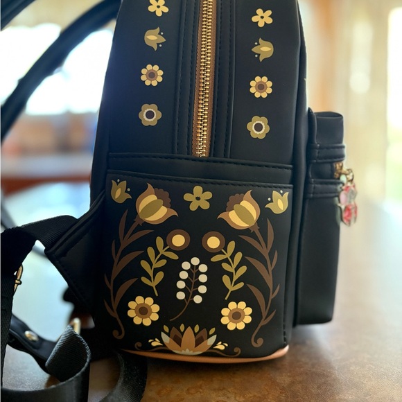 Disney Loungefly Black Backpack with Aristacats. - Picture 2 of 7
